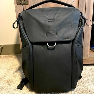 NWOT 20L Peak Design Backpack in Black